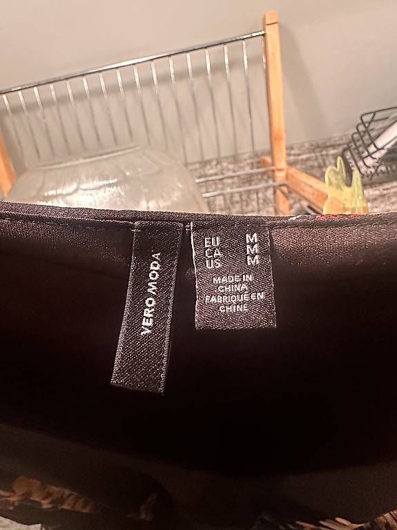 Vero Moda Vestiti: Vero Moda Kleid, Grösse M, Blumenmuster – Usato da Wallisellen venduto da Udj93 1