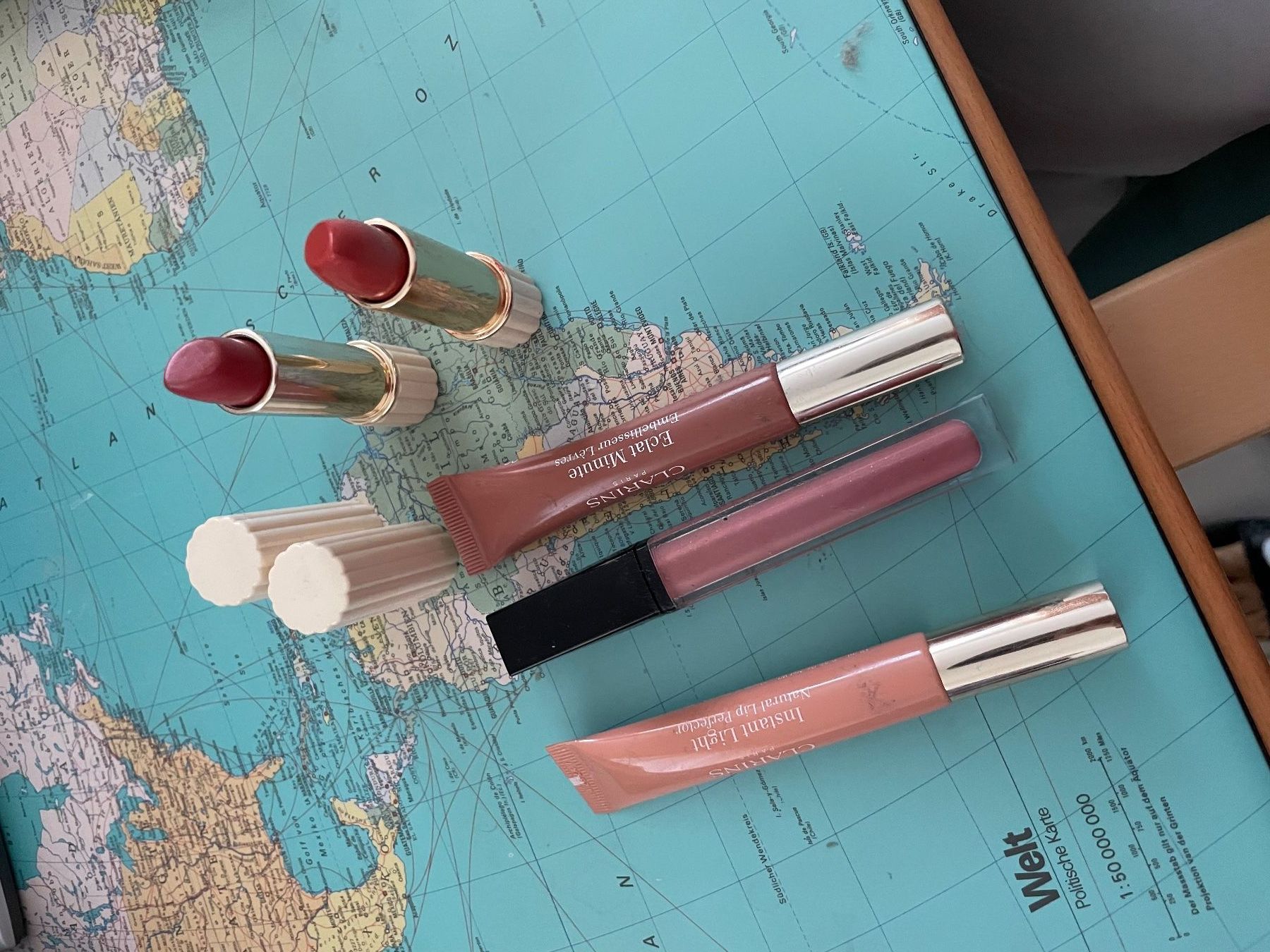 Estée Lauder Make-up: Ester Lauder & Clarins Lippenstift Set, tolle Farben! – Usato da Zug venduto da falama