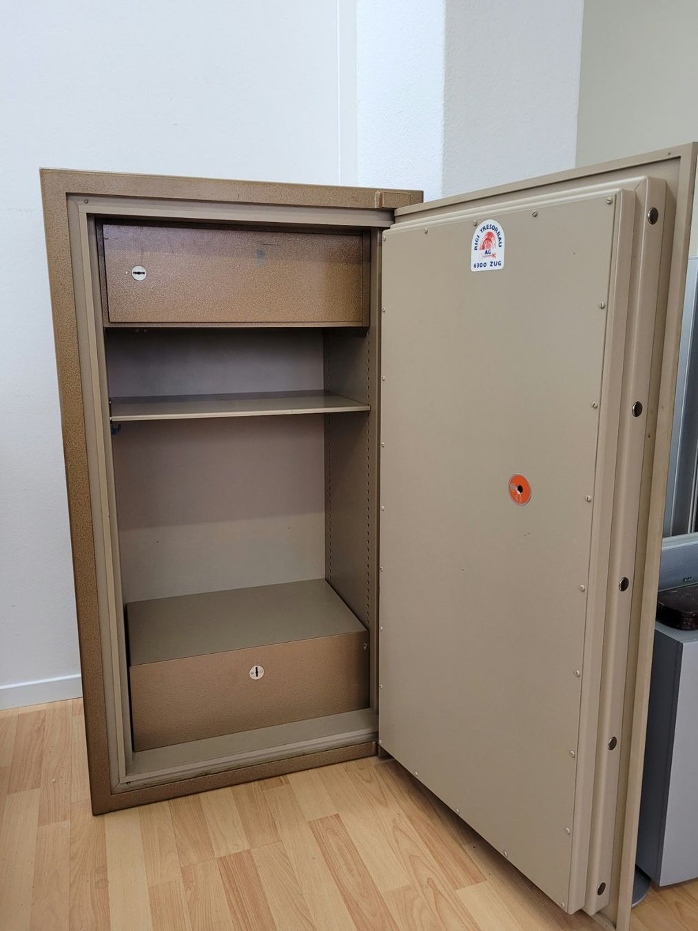 Coffre-fort: Massiver Schweizer Safe – D'occasion à Sonceboz-Sombeval par ter_9rc5 1