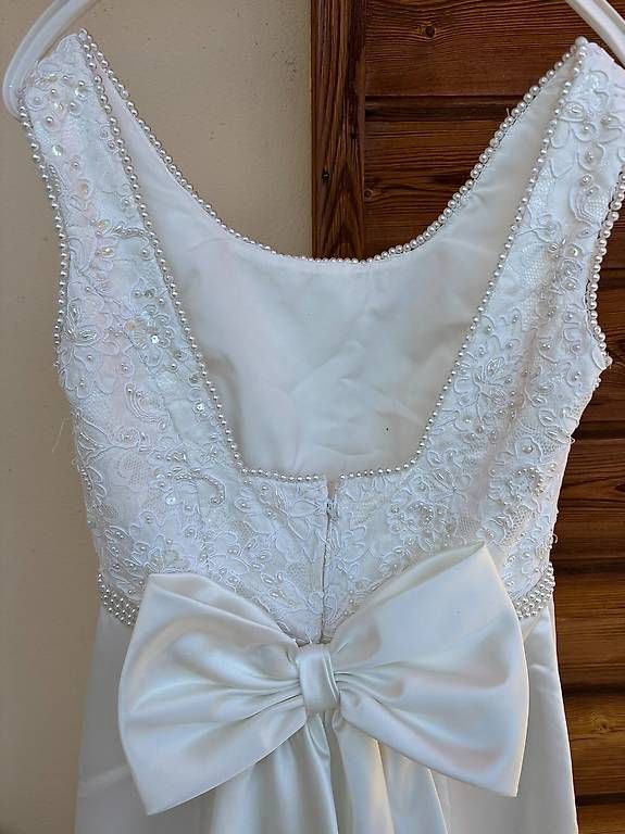 Robes: Superbe Robe de mariée Ivoire Claire – D'occasion à Saillon par muj_ncr8 2