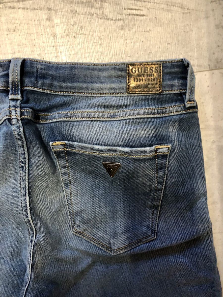 Guess Jeans: 3 Jeans Guess taille 28 US – Nuovo (secondo la descrizione) da Renan BE venduto da atila08 2