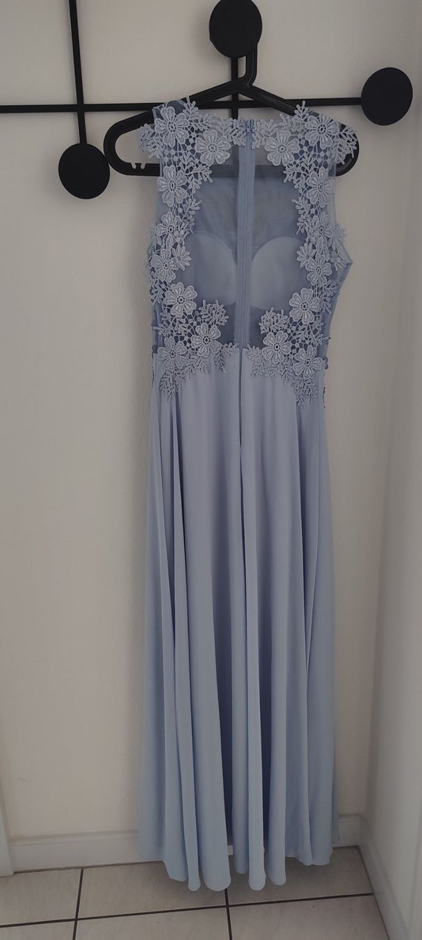 Robes: Robe de soirée bleu clair dentelle fleuri,  taille 36EU – Neuf (Voir description) à Lausanne par Prahiena 4