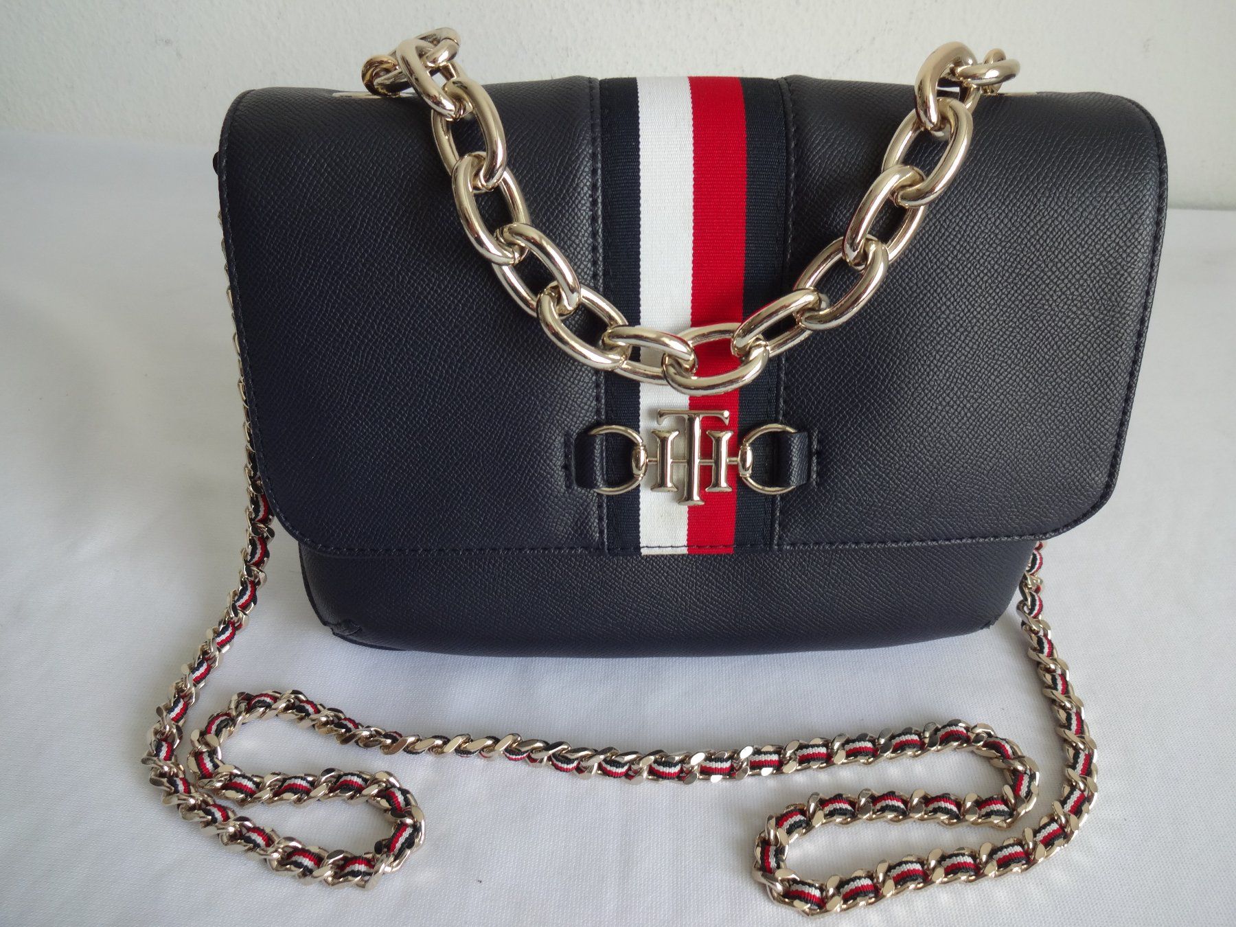 Tommy Hilfiger Taschen für Damen: *** TOMMY HILFIGER *** Leder Tasche – Neu (gemäss Beschreibung) aus Frauenfeld von Reyy58 1