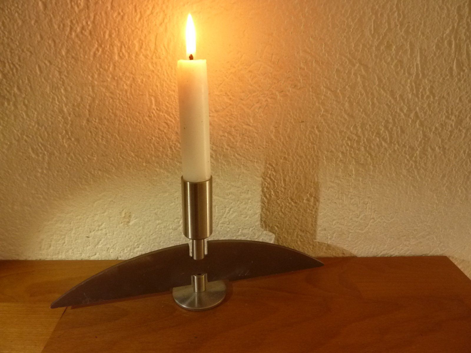 Portacandele: 1 Flammiger Kerzenständer von Hutter Design chromstahl – Usato da Hochfelden venduto da swissice