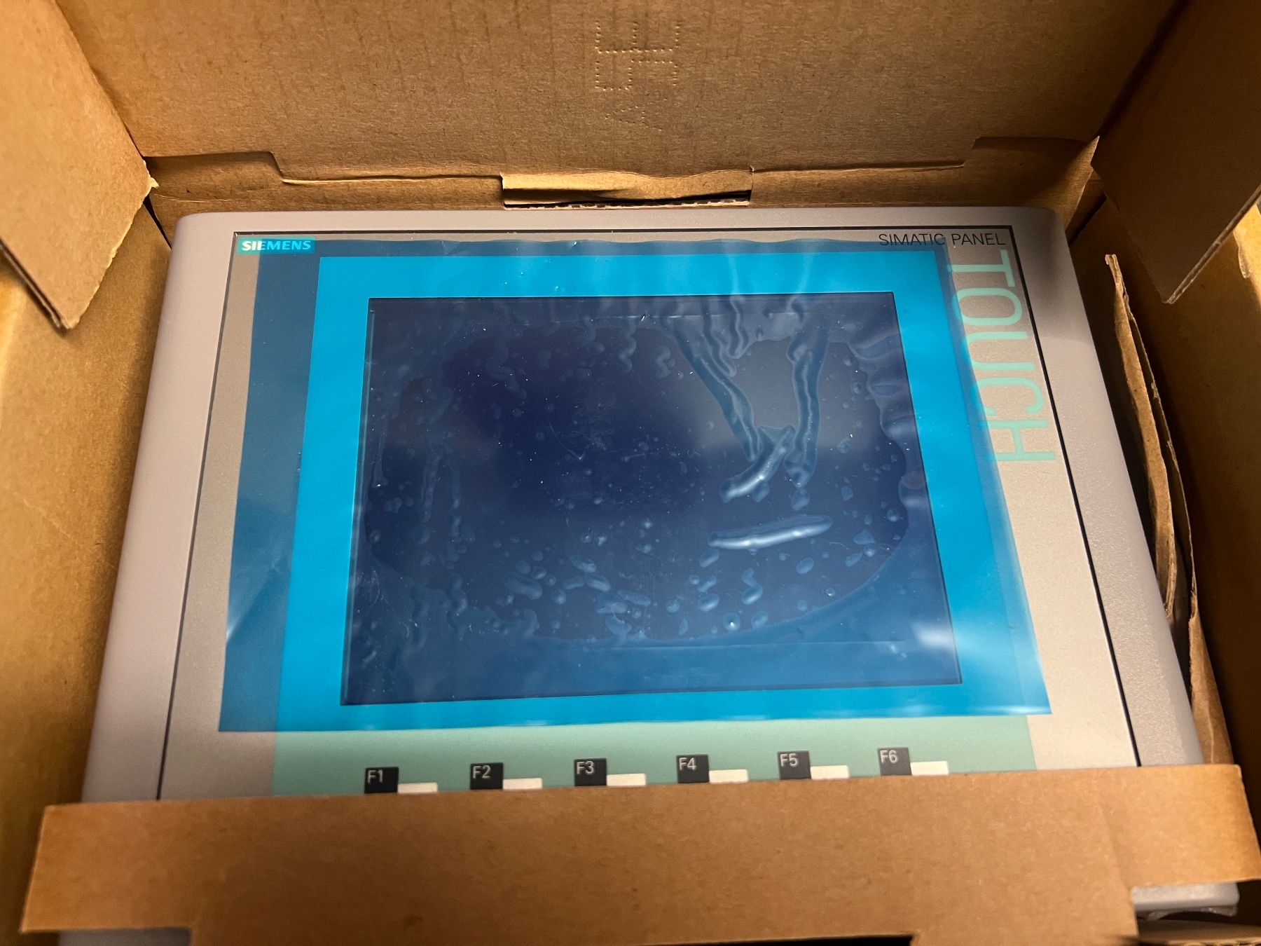 Siemens Sistema di controllo: Siemens Simatic Panel HMI KTP600 Basic color PN – Nuovo e nell'imballaggio originale da Romanshorn venduto da DonRicardoo
