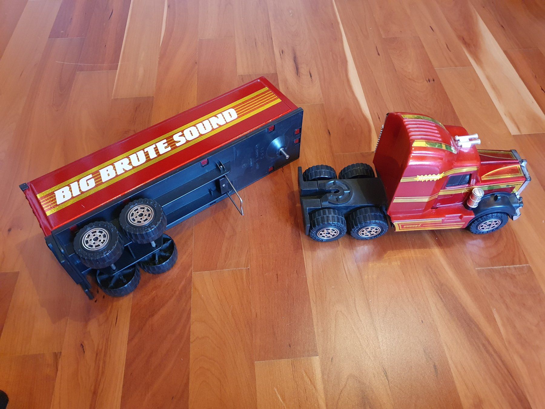 Giocattoli: Kenworth Truck mit Sound – Usato da Triesen venduto da platzproblem1 6