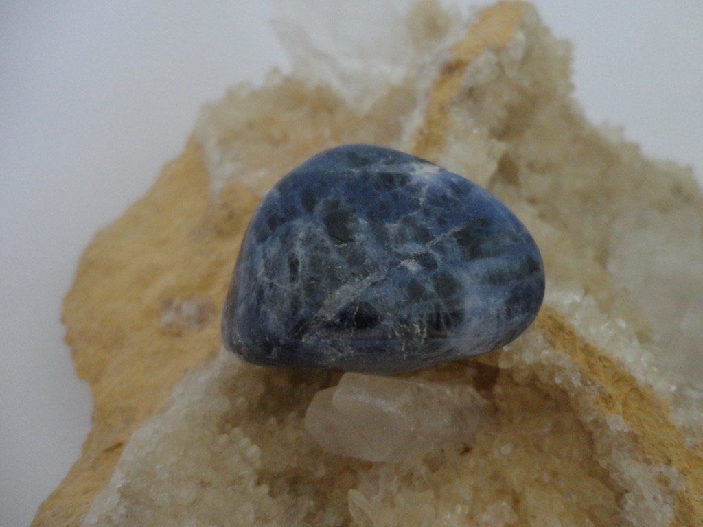 Mineralien & Heilsteine: Sodalith Heilstein – Neu (gemäss Beschreibung) aus Biberist von Steine