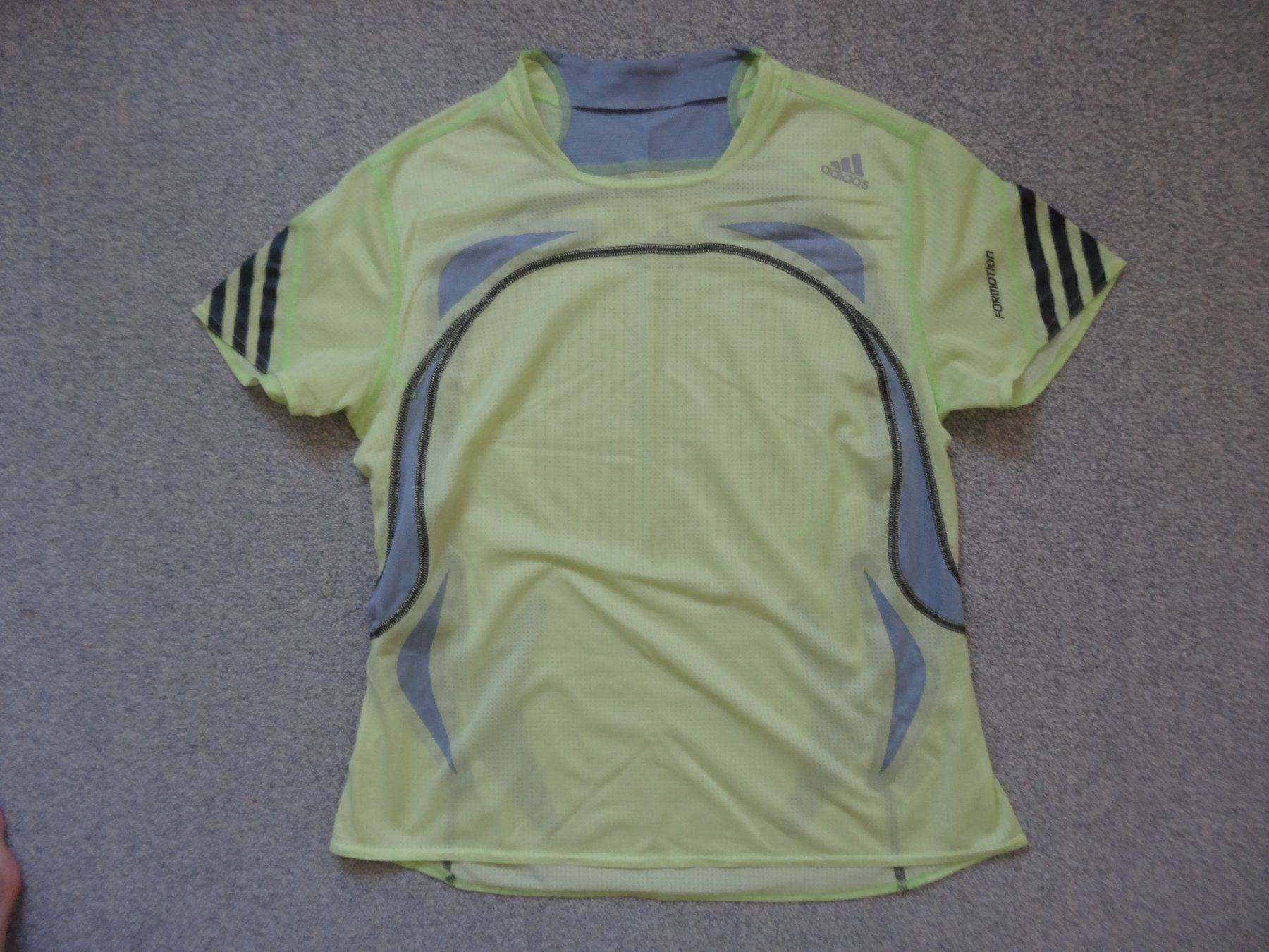 Adidas T-shirt: ADIDAS Shirt Gr M – Nuovo (secondo la descrizione) da Rekingen AG venduto da Barmaleus