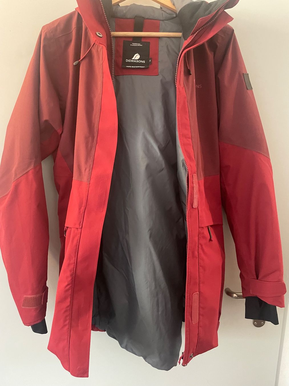 Didriksons Giacche: Didriksons Damen winterjacke 36 – Usato da Häggenschwil venduto da smsswsssng 2
