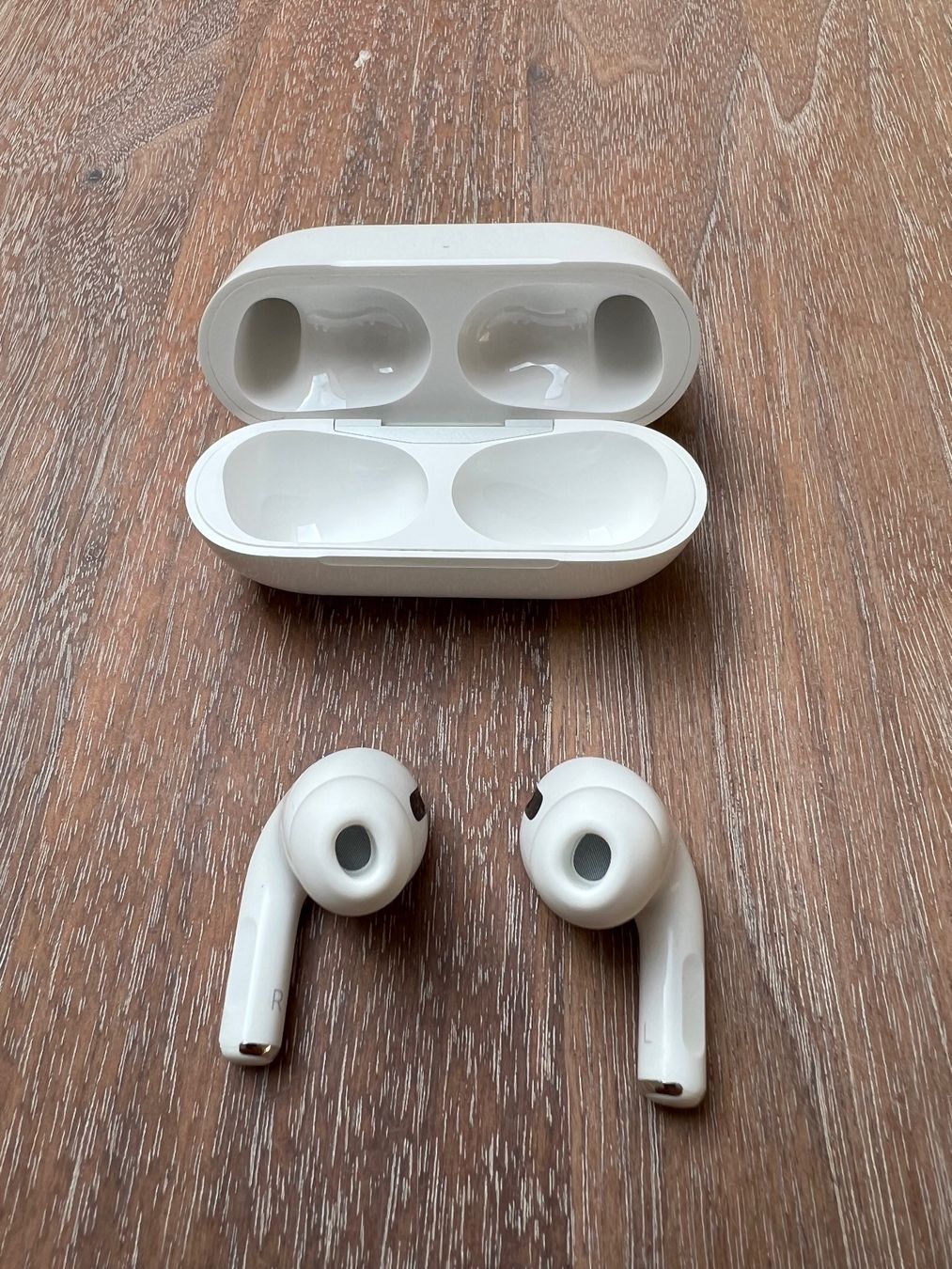 Apple Headsets: APPLE AirPods Pro 1st Gen Wireless Charging Case / Air Pods – Gebraucht aus Worb von  7