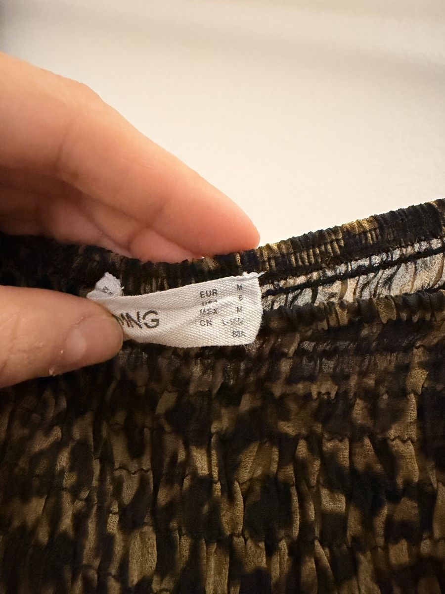 Mango Chemisiers: Leopard Print Blouse Smocked Square Neck Size M – D'occasion à Lausanne par bea_z8jl 2