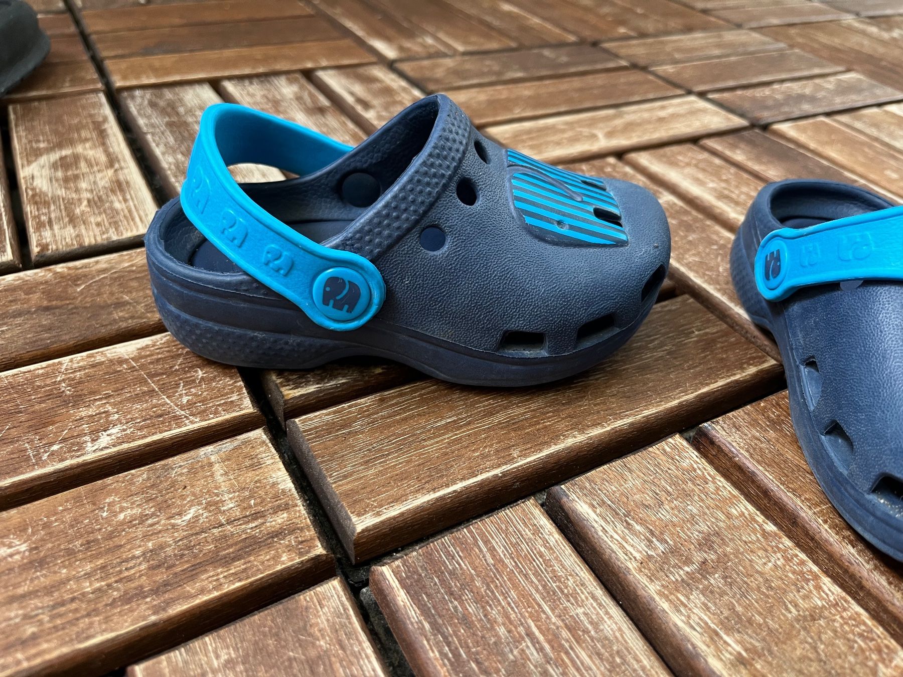 Elefanten Scarpe per ragazzi: Badeschuhe Elefanten Gr. 22 – Usato da Jona venduto da Good_luck_ 3