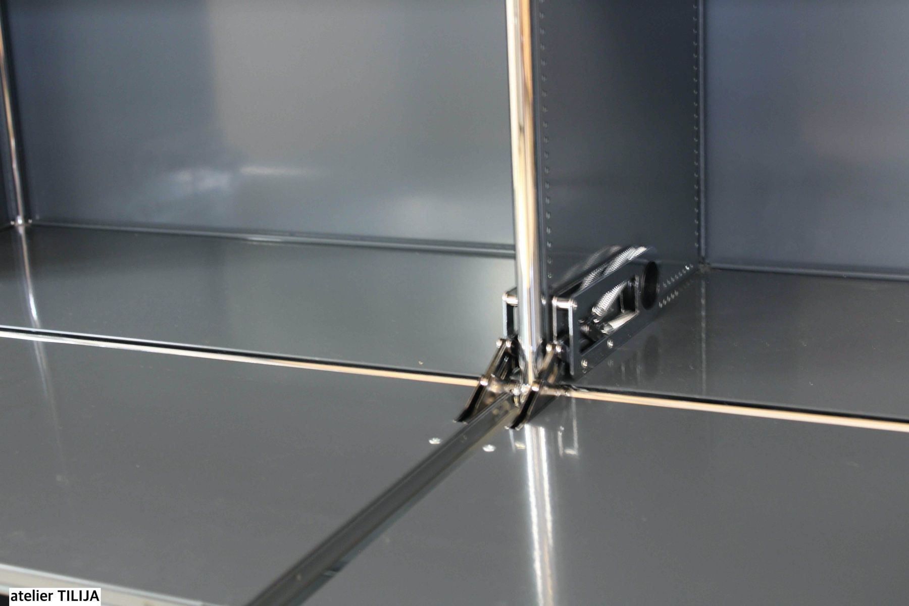 USM Cassettiere: USM Sideboard, Lieferung möglich – Usato da Meinisberg venduto da atelier_TILIJA 3