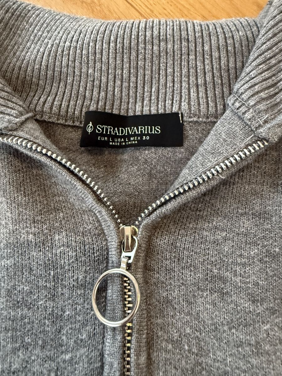 Stradivarius Pulls & Sweat-shirts: Damen Pullover – D'occasion à Luzern par sydney01. 1