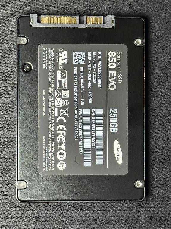 Dischi rigidi: SAMSUNG SSD 850 EVO 250GB – Usato da Niederbipp venduto da Bazhkim 1