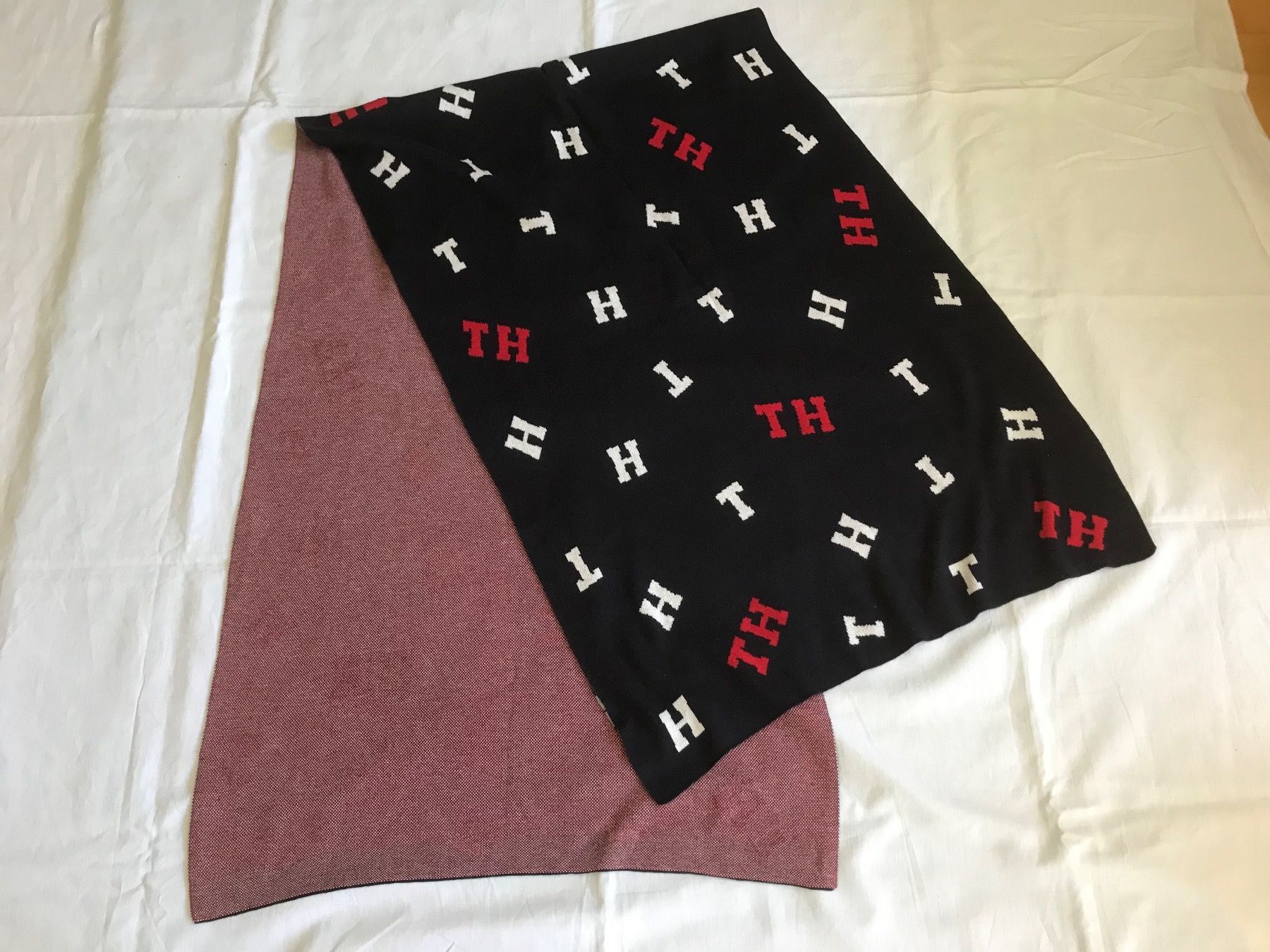 Tommy Hilfiger Foulard & Sciarpe: Schal Thommy Hilfiger – Usato da Zürich venduto da pie_9tng