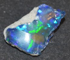 Edelstein L-7943– Schwarzer Welo Opal roh 5,35 Karat 19x12mm