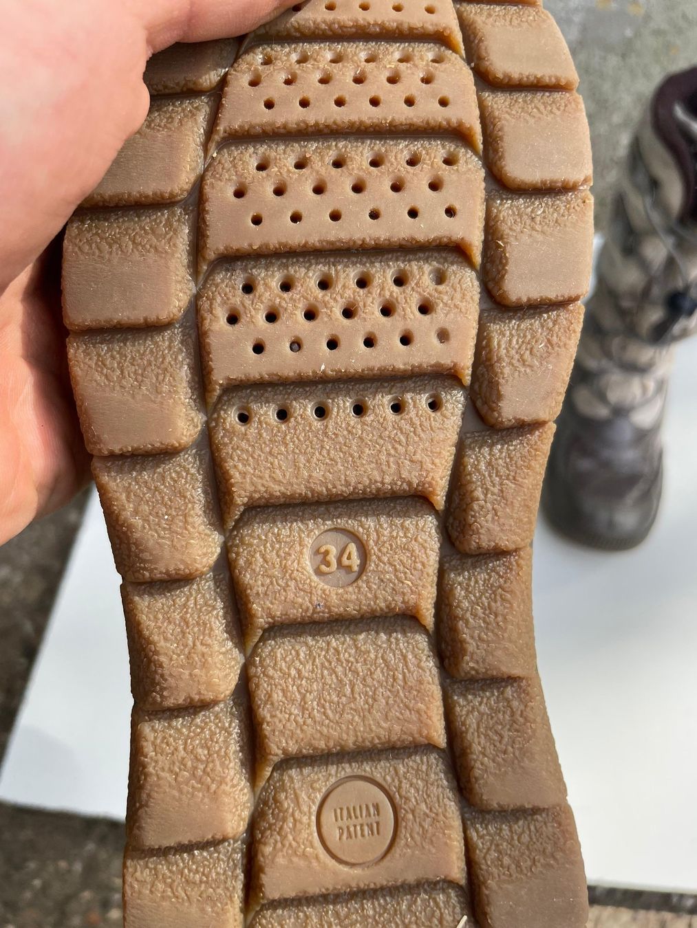 Geox Scarpe per ragazze: Geox Winterstiefel grau Grösse 34 – Usato da Ebikon venduto da el_Pedro 1