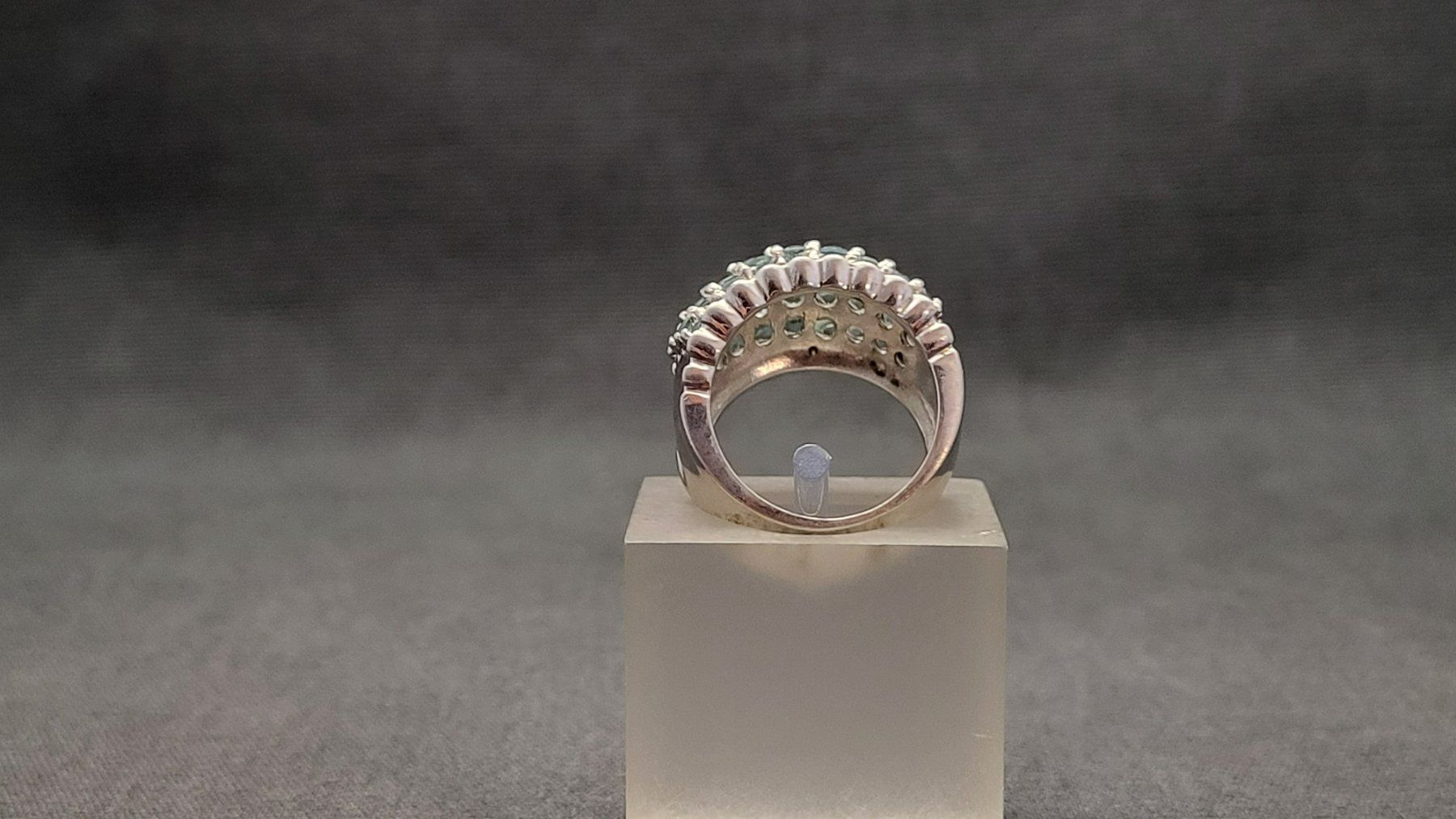 Anelli: Silber-Ring mit hellblauen Steinchen – Usato da Basel venduto da spinne02 5