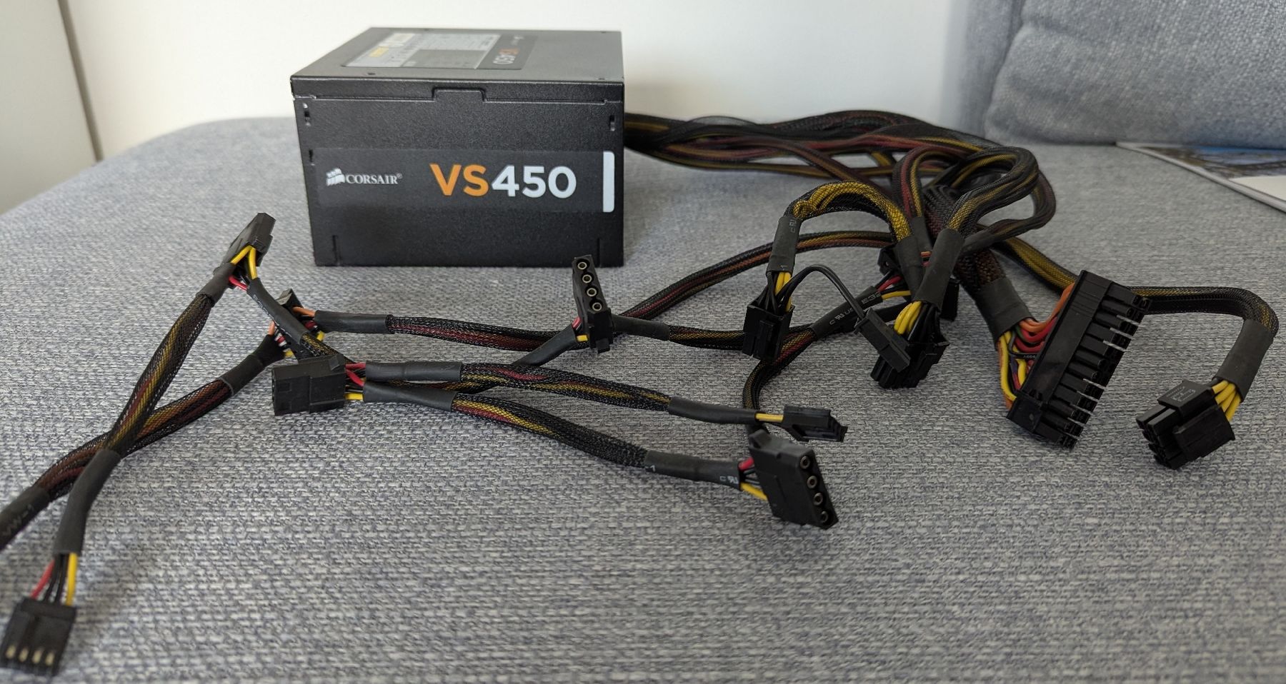 Corsair Componenti elettronici: Corsair VS450 Netzteil – Usato da Thalwil venduto da meh_j5pg 1