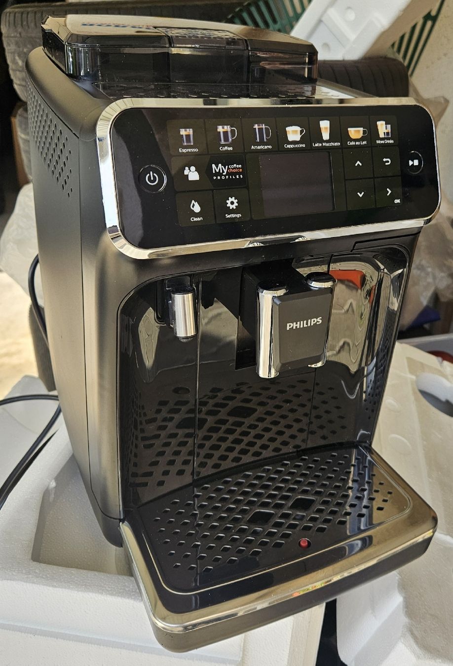 Philips Machines à café & Machines à expresso: Philips Kaffeevollautomat EP5441/50 – D'occasion à Dachsen par Topparts1