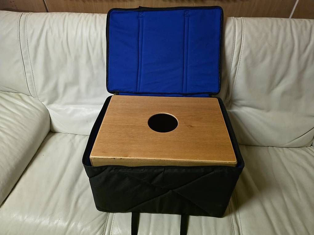 Instruments de musique: Gon Bops Cajon zu verkaufen – D'occasion à Mur (Vully) FR par Bigwhite 1