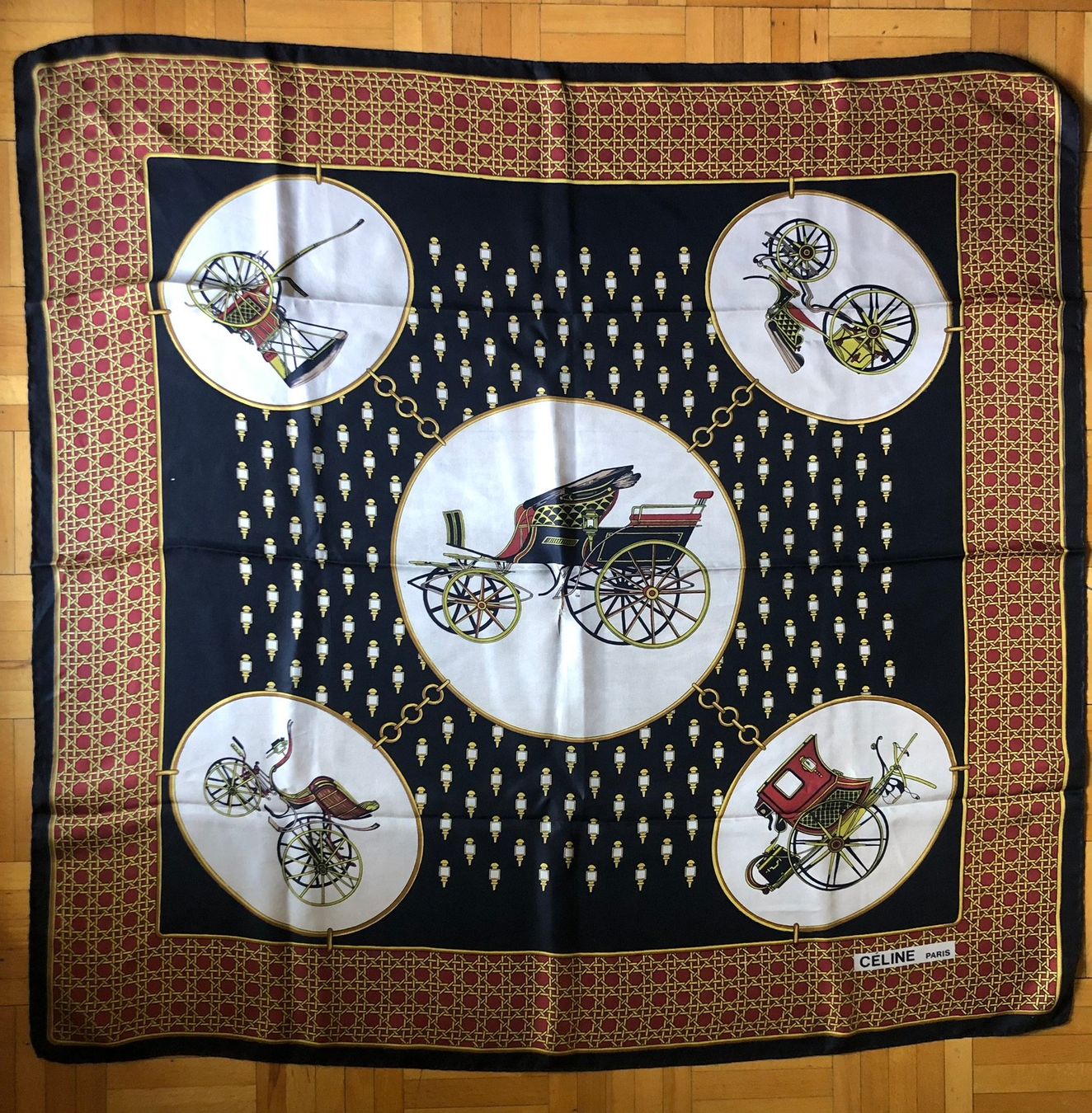 Celine Foulards & écharpes: Foulard Céline – D'occasion à Genève par ktr_nf66