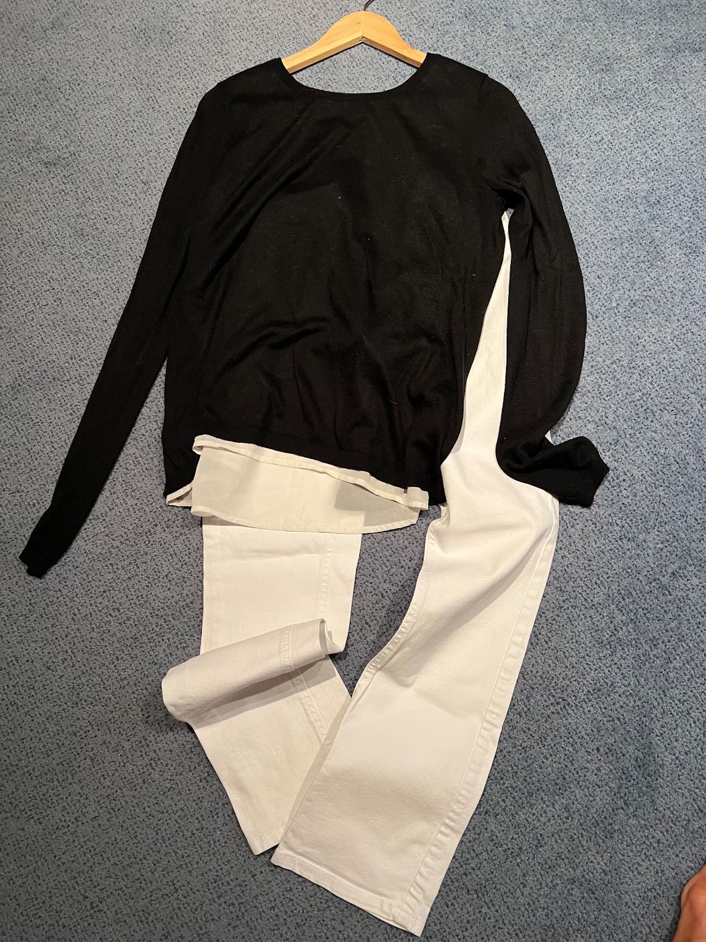H&M Pullover & Sweatshirts: Damen Pullover schwarz weiss Grösse S – Gebraucht aus Ruggell von Malbuntiger01