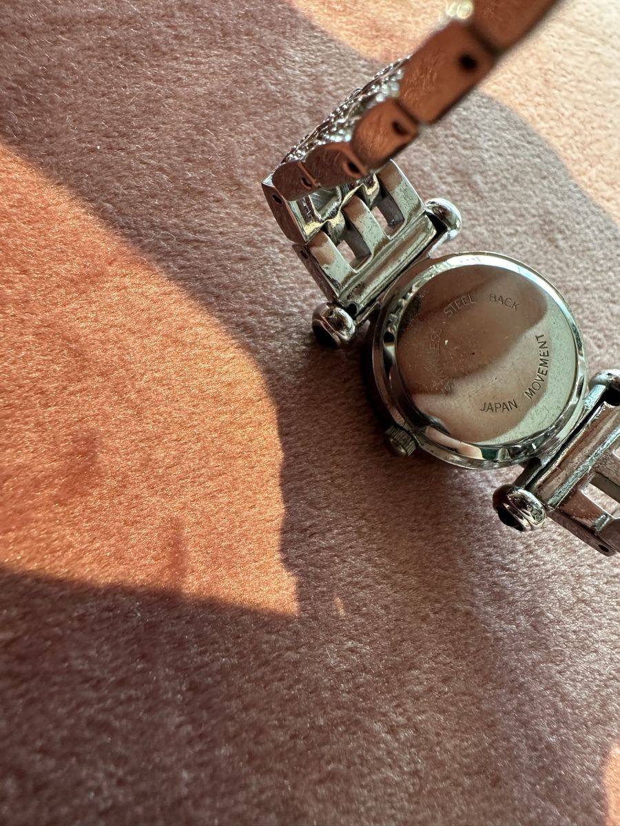 Orologi: Japanische Armbanduhr mit Steinen – Usato da Luzern venduto da ariazalea 2