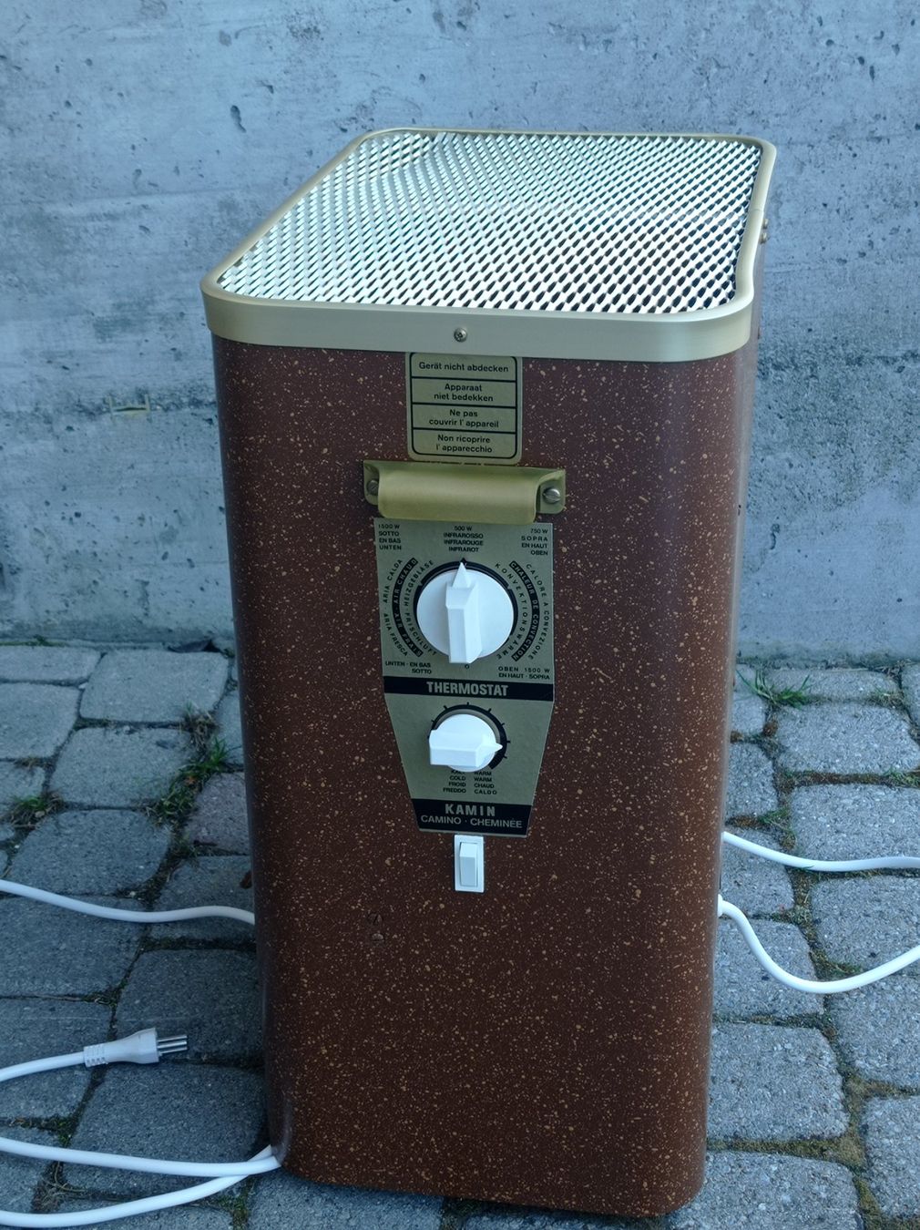 Radiatori: Heizstrahler DOMO 220 Volt – Usato da Ins venduto da Baj 1