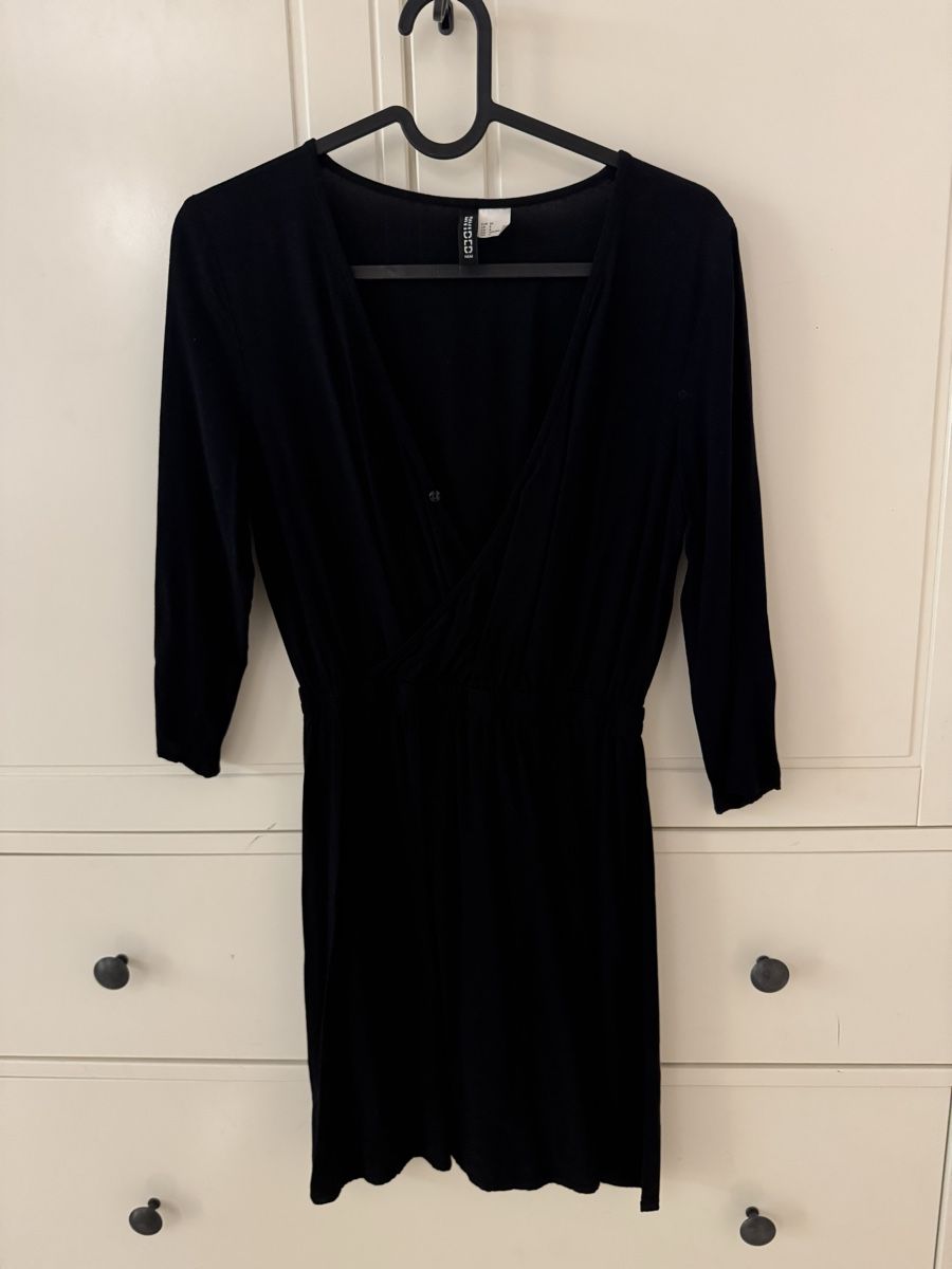 H&M Vestiti: Chic Black H&M Wrap Dress – Usato da Bülach venduto da dan_7scp 1