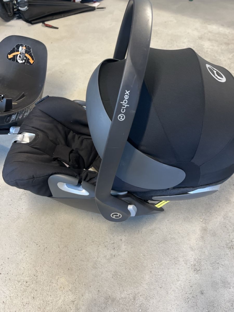 Cybex Sièges auto: Cybez Cloud Z-isize Sitz mit Base – D'occasion à Watt par Stephsch3 3