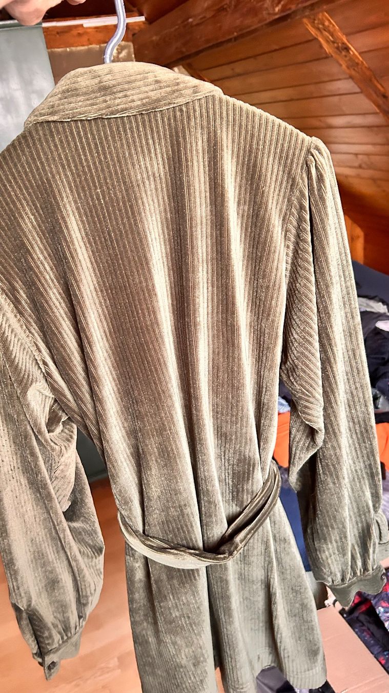 Blusen: Samtkleid/Bluse M olivgrün – Gebraucht aus Schwyz von Maerzetuepfli 6