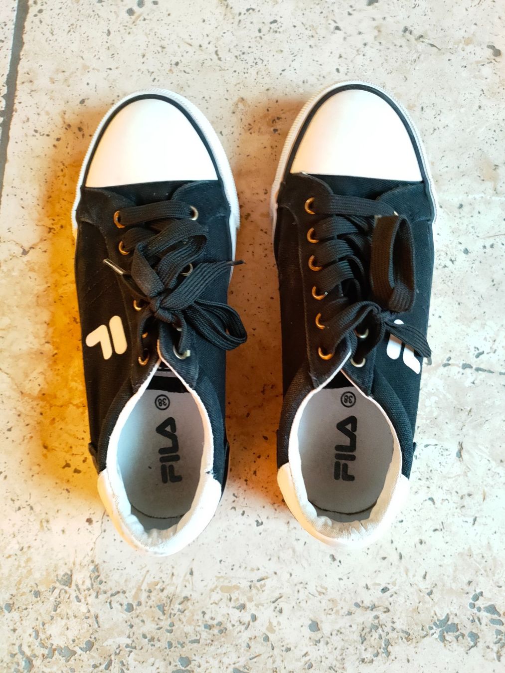 Fila Herrenschuhe: Fila Sneakers Gr. 38 – Gebraucht aus Les Moulins von alicia017 2