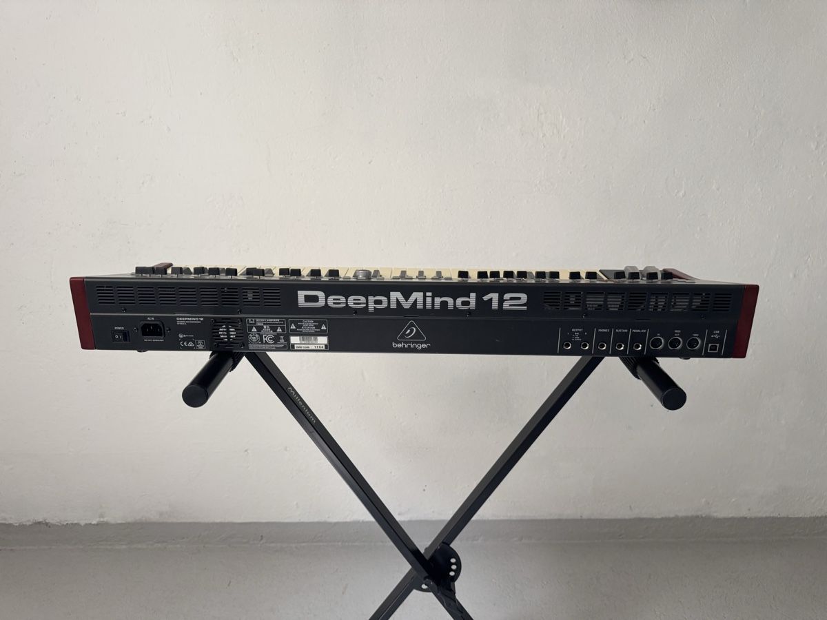 Behringer Instruments de musique: Behringer DeepMind 12 Synthesizer technisch einwandfrei – D'occasion à Rotkreuz par luk_xrb2 4