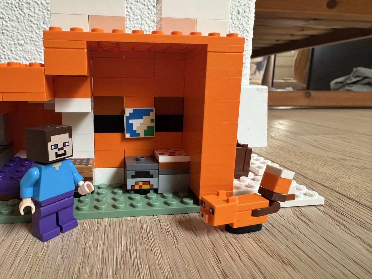 Lego Spielzeuge: Die Fuchs Lodge Lego Minecraft 21178 – Gebraucht aus Steffisburg von shopmanager 7