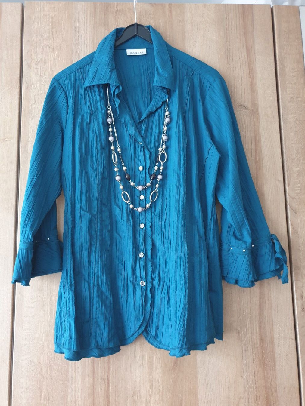 C&A Camicette: Damen Bluse, mit Halskette, petrol, Gr. 40 – Usato da Möriken AG venduto da pam66