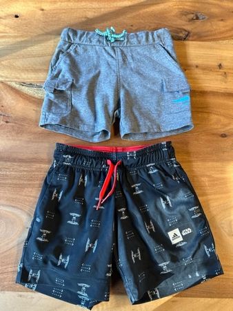 Adidas Star Wars Shorts 110 + graue Shorts