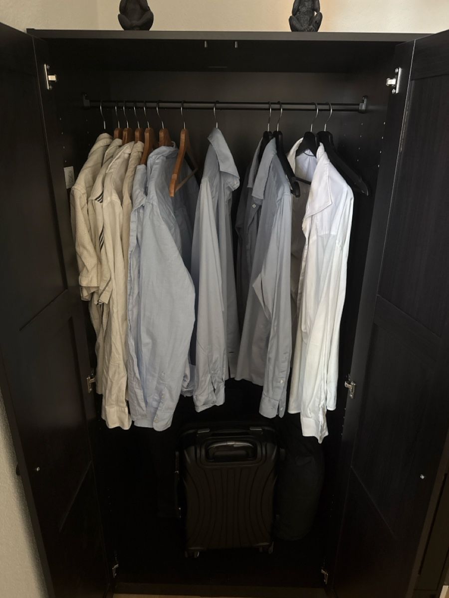 Ikea Armadi: Ikea Kleiderschrank – Usato da Goldach venduto da Swiizzy27 1