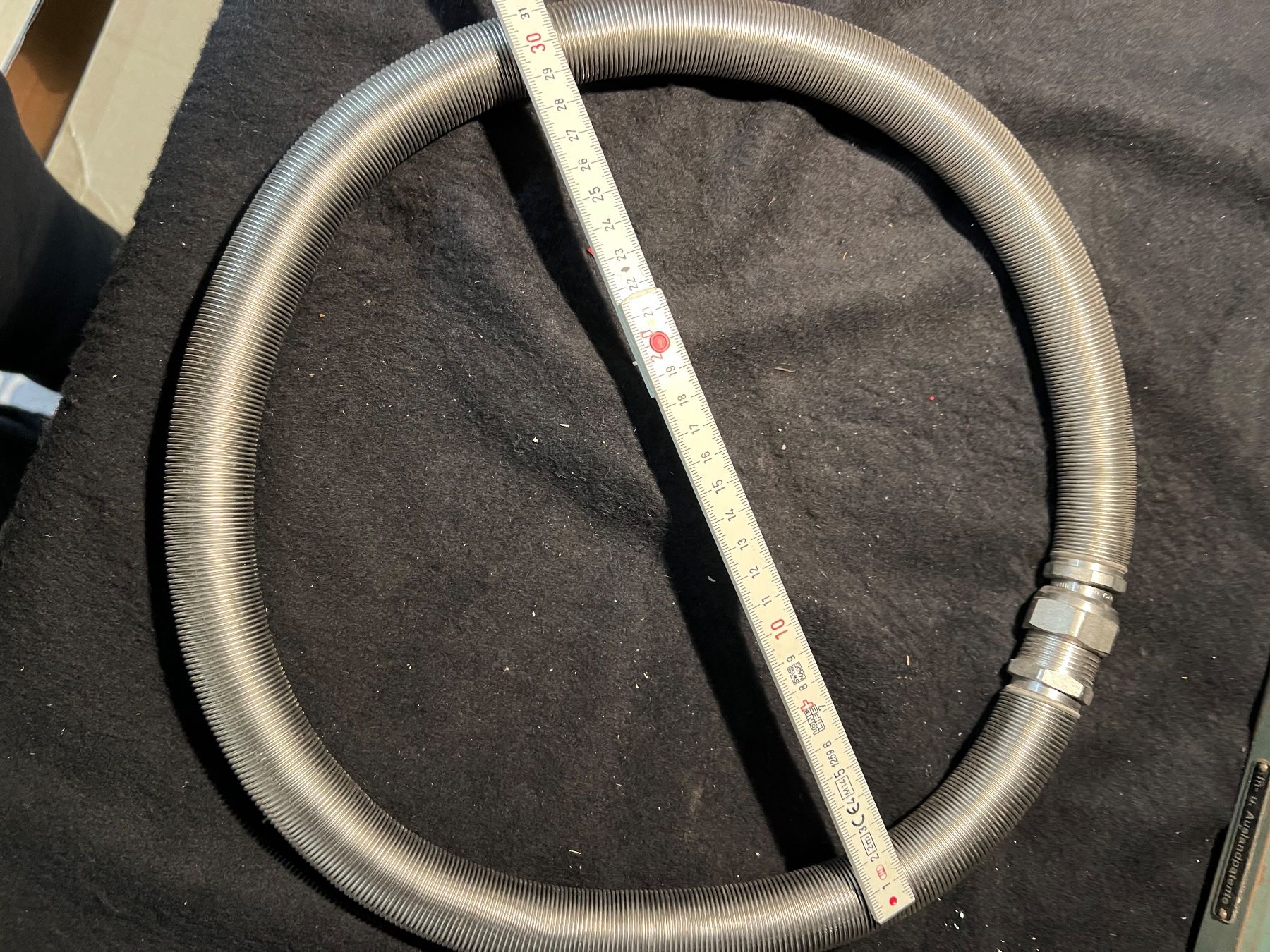 Tubi & Tubi flessibili: Schlauch, flexibel, Edelstahl, 30cm Durchmesser – Nuovo e nell'imballaggio originale da Niederrohrdorf venduto da ledergerber 2