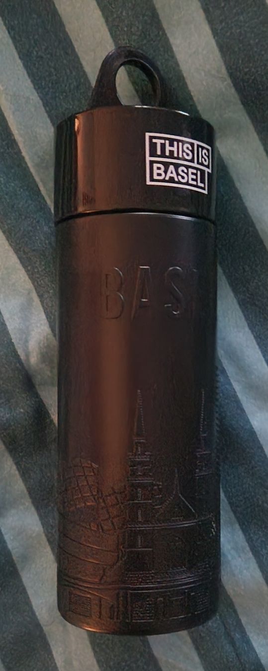 Borracce & Thermos: Flasche mit der Skyline von Basel – Nuovo (secondo la descrizione) da Itingen venduto da Claudia.E