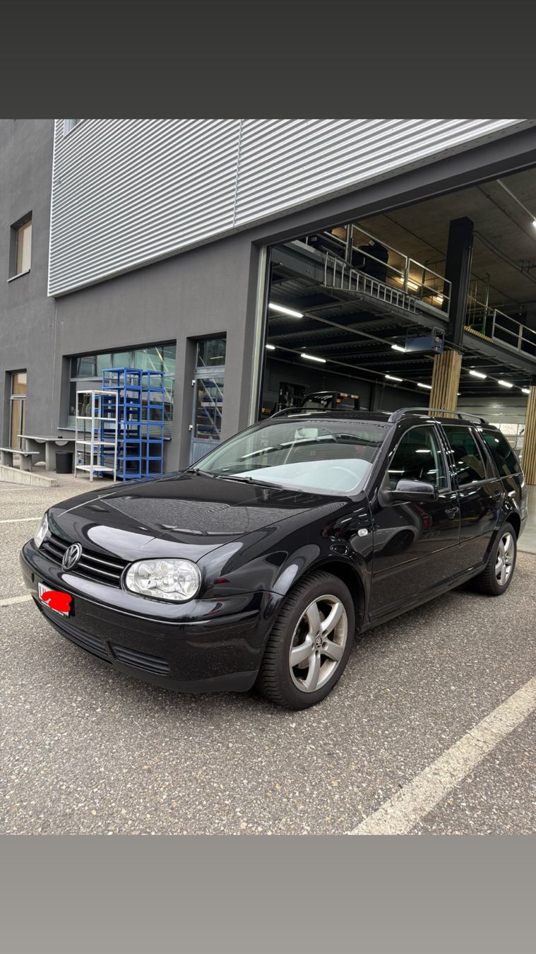 VW Automobili: VW Golf 4 1.9TDI – Usato da Ebikon venduto da esc_mf8z