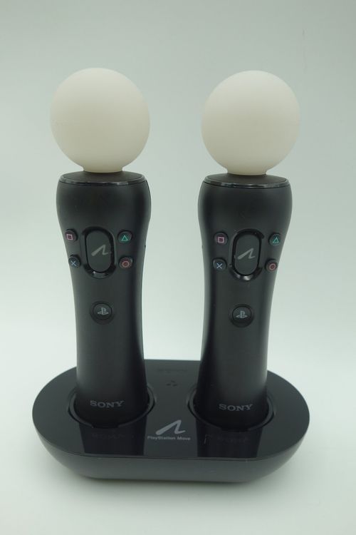 2 Move Controller + Ladestation, PS3/PS4/PS5 Kaufen auf Ricardo