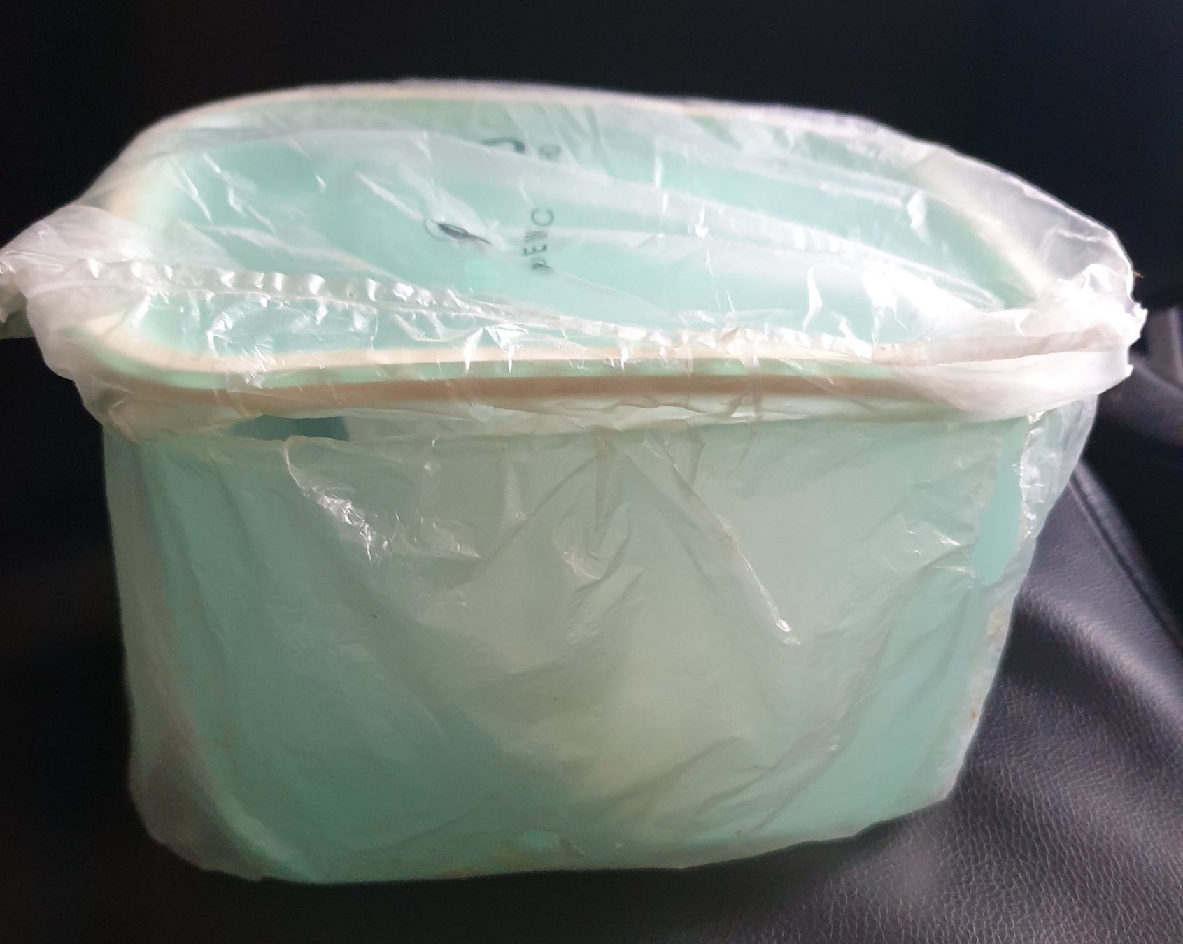 Tupperware Contenitori & Simili: Neu Tupperware Mint Frischhaltedose Box Dose 1,3L – Nuovo e nell'imballaggio originale da Reinach BL venduto da Silvester1900