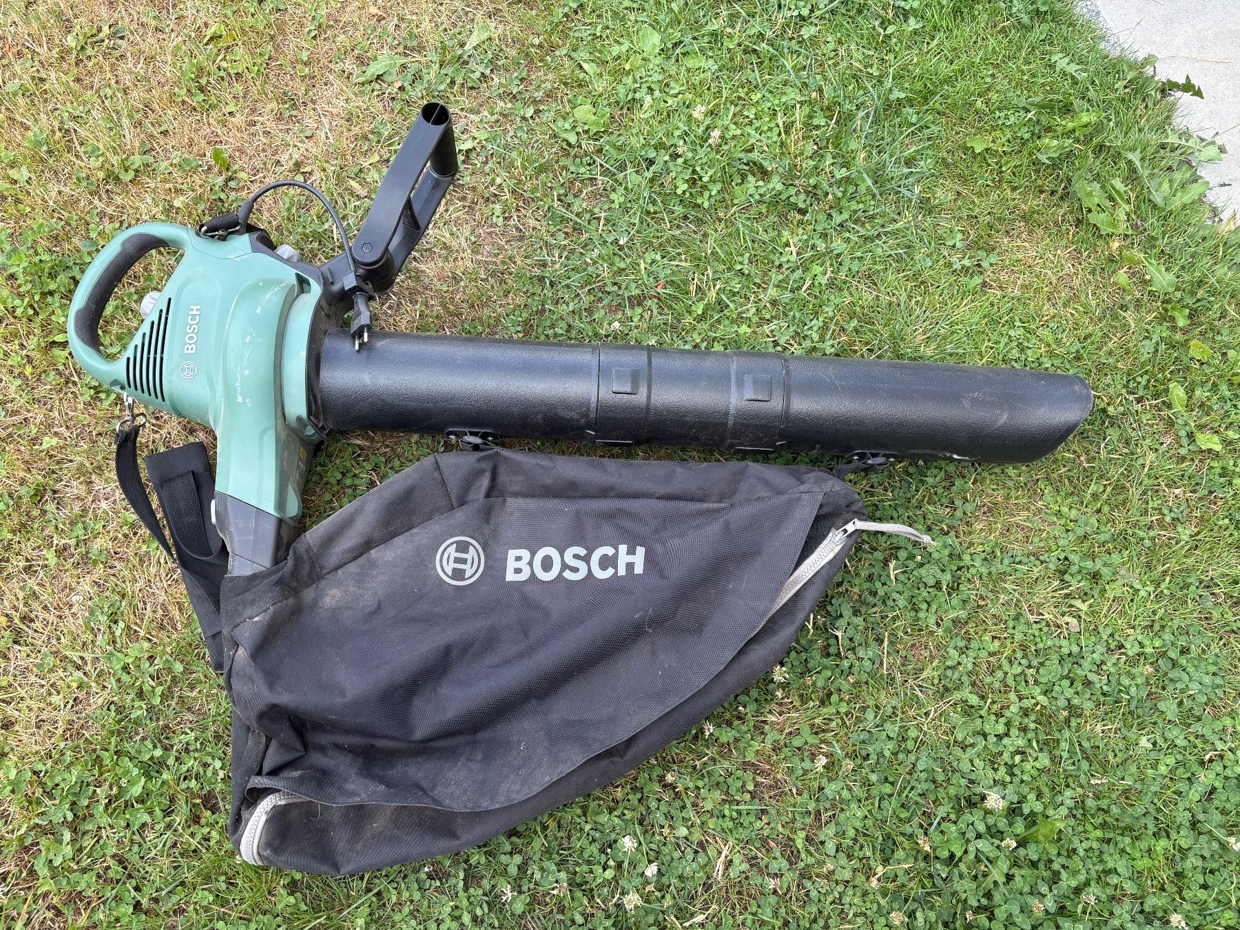 Bosch Laubbläser & Laubsauger: Bosch Laubsauger + Laubbläser – Gebraucht aus Othmarsingen von shi_z6zz