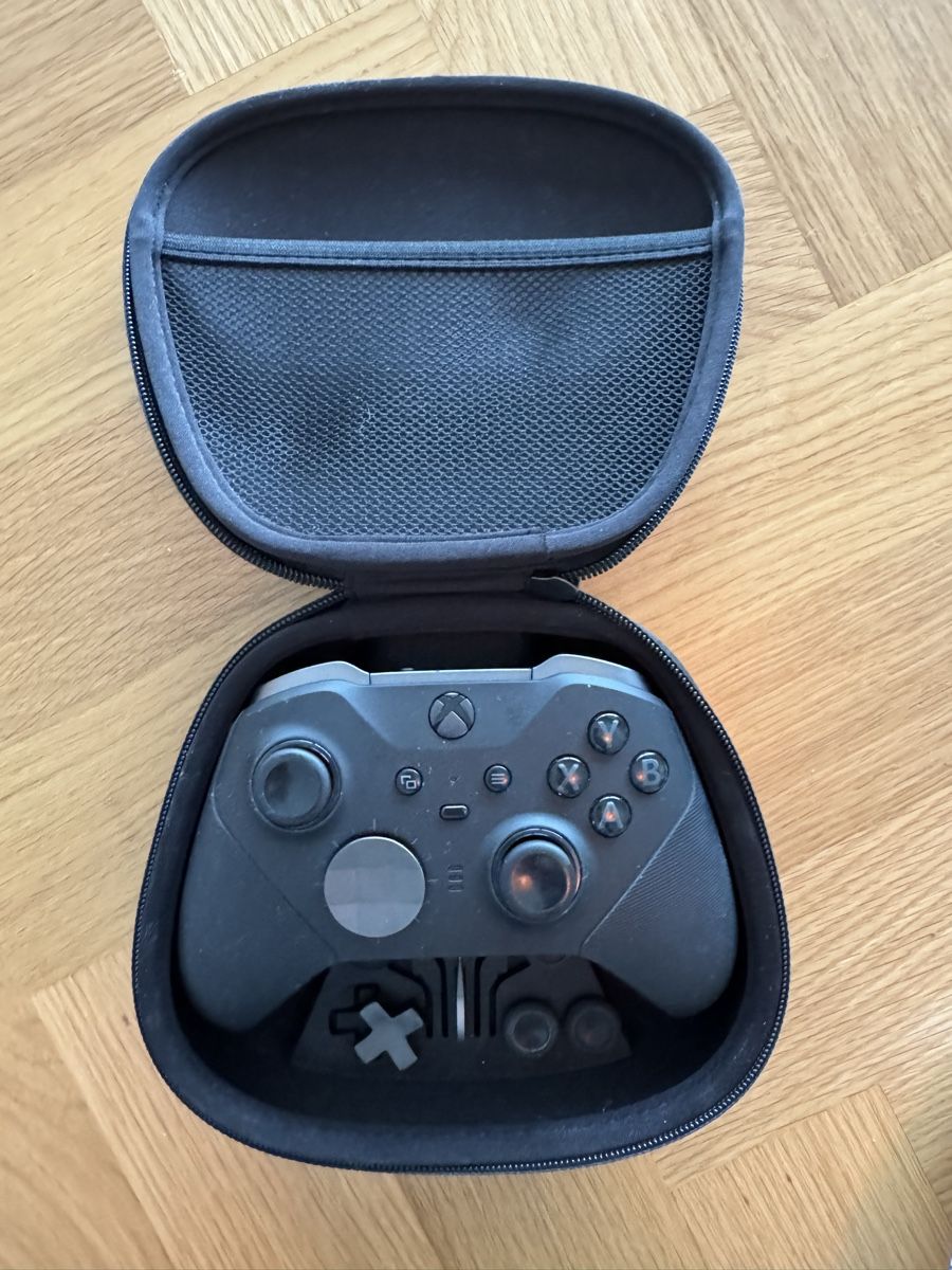 Microsoft Consoles: Xbox Elite Wireless Controller Series 2 – D'occasion à Baar par FIobert