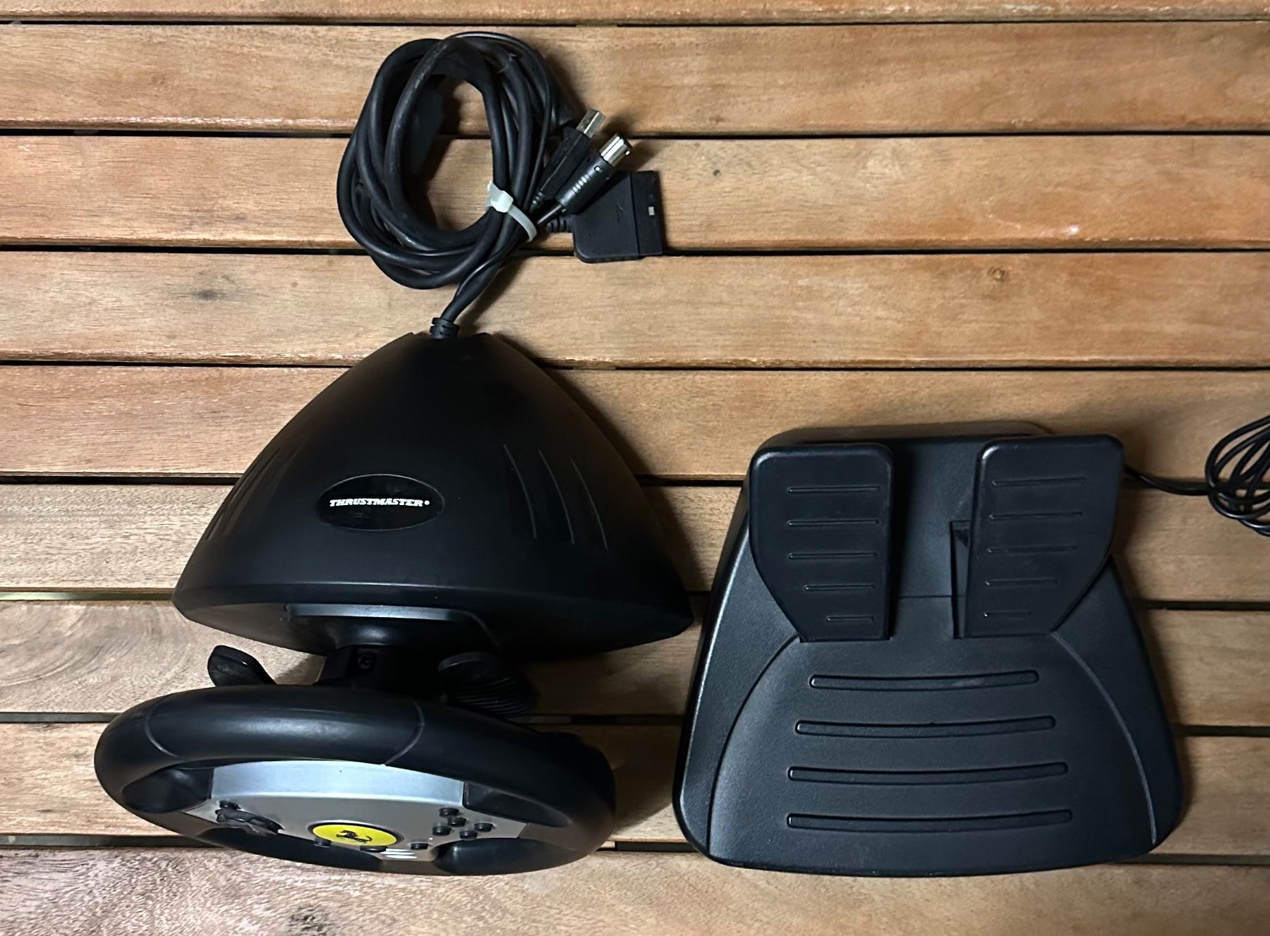 Controller: Ferrari Universal Lenkrad PlayStation / Game Cube / Wii / PC – Usato da Kestenholz venduto da Dickies09 1