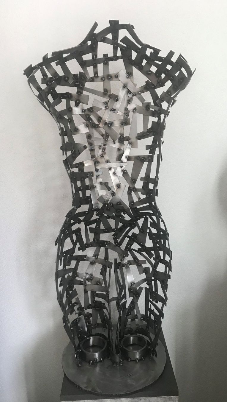 Sculture & Statue: Eisenskulptur Kunstobjekt Torso Rücken – Usato da Unterkulm venduto da esco 3