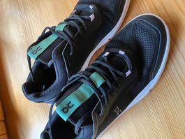 neu und ungetragen :  on the Roger Spin Sneaker