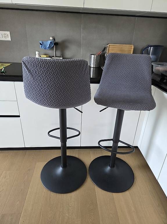 Tavoli: Ensemble table style bistro + 4 chaises hautes – Usato da Pully venduto da Apollo067 3